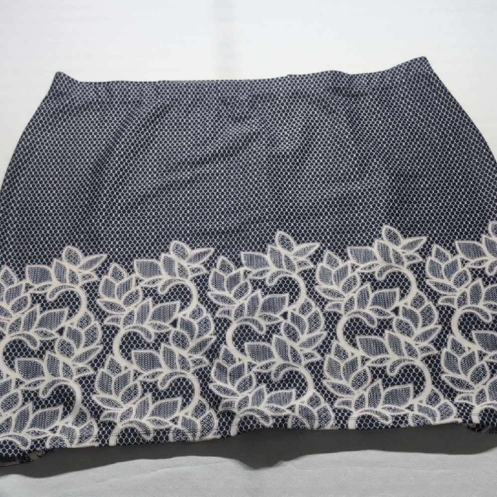 Avenue Blue/Cream Embellished Mini Skirt Size 26/28